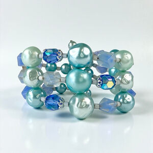 Vintage Laguna Blue Aqua Faux Boroque Pearl Glass Beaded Memory Wire Bracelet